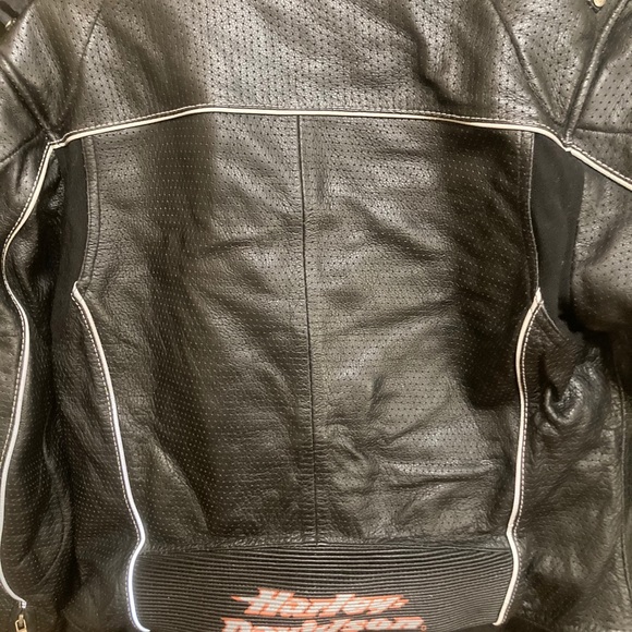 Women’s leather Harley Davidsons coat - Picture 3 of 6